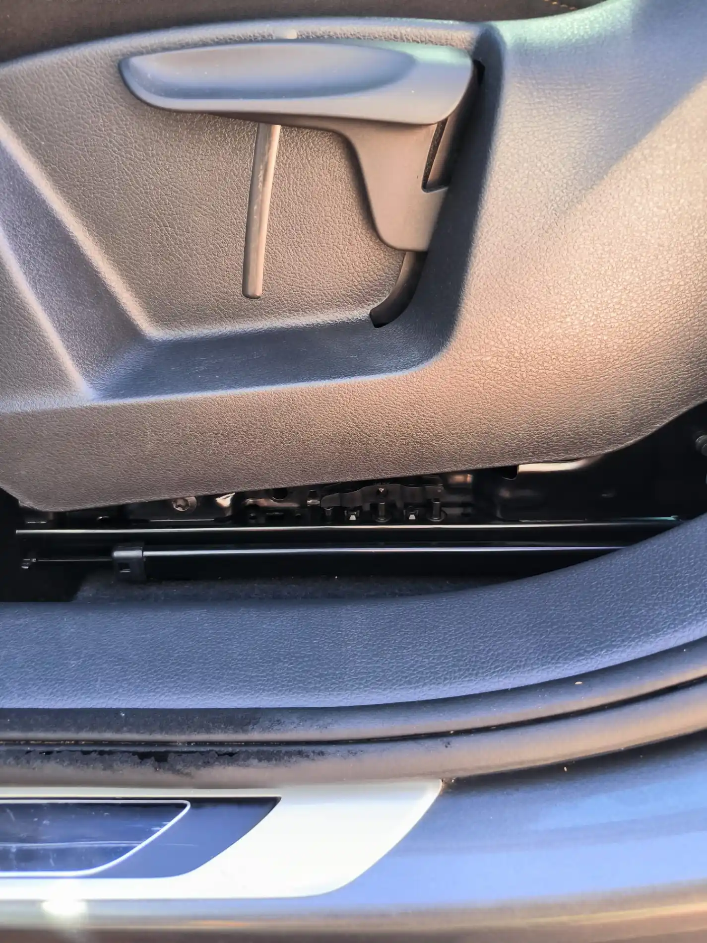 Rails de sièges nettoyés à la vapeur EcoSteam Services